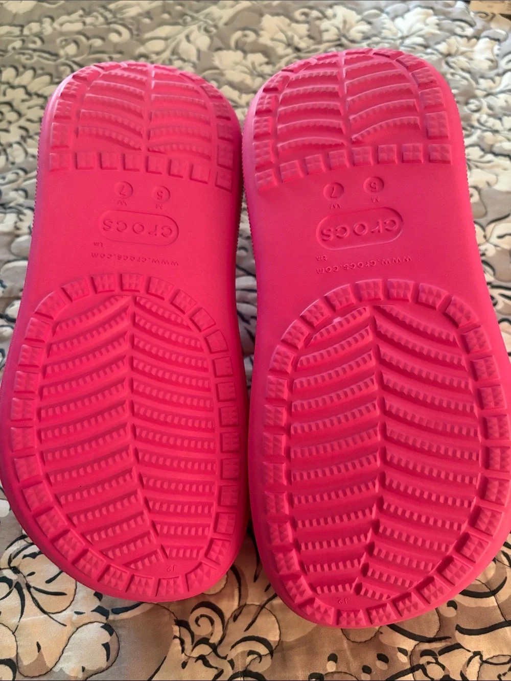 Size 7, women’s five men, hot pink CROCS classic crush clogs platform
